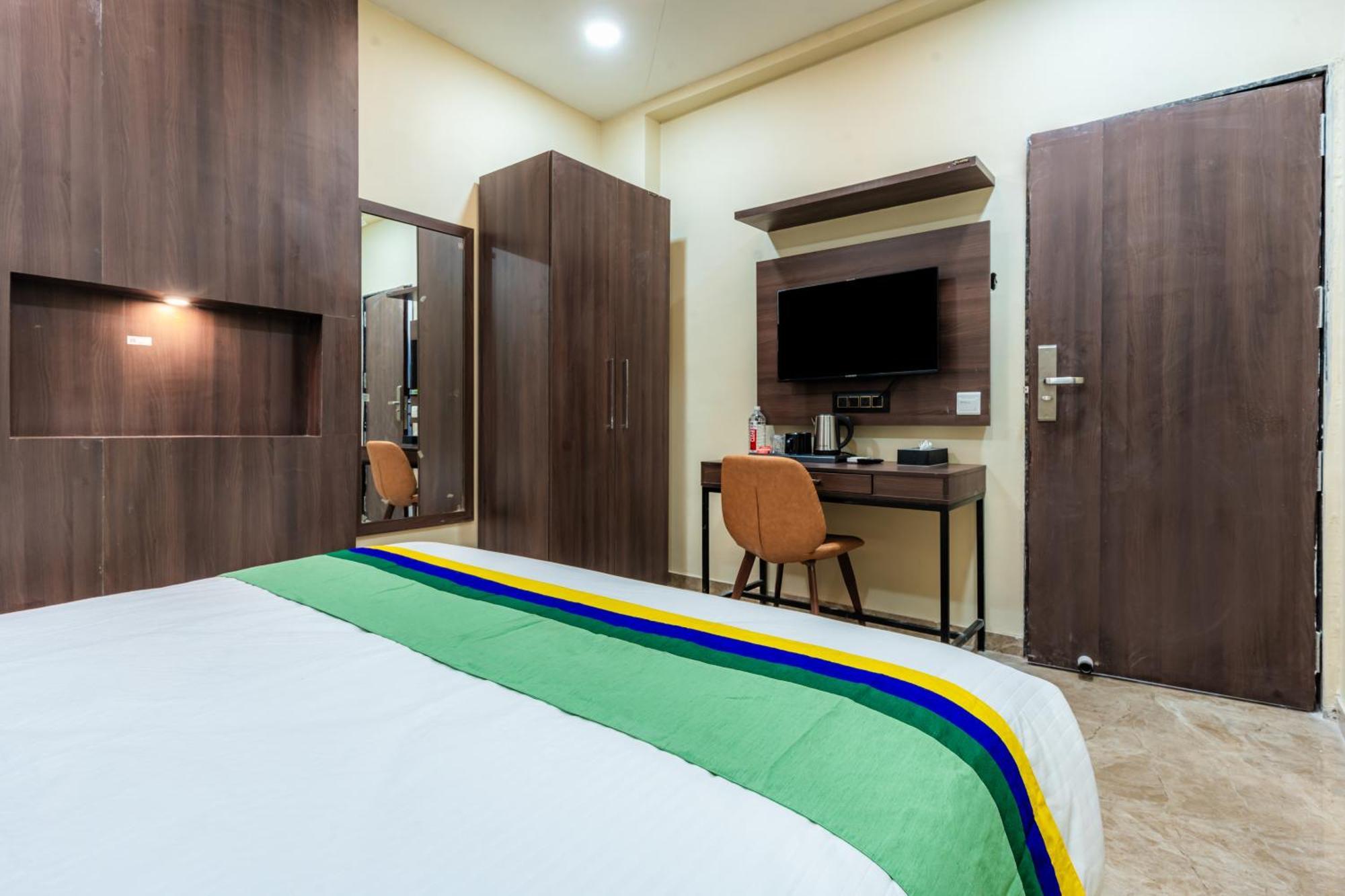 Treebo City Center Sakardara Exterior photo