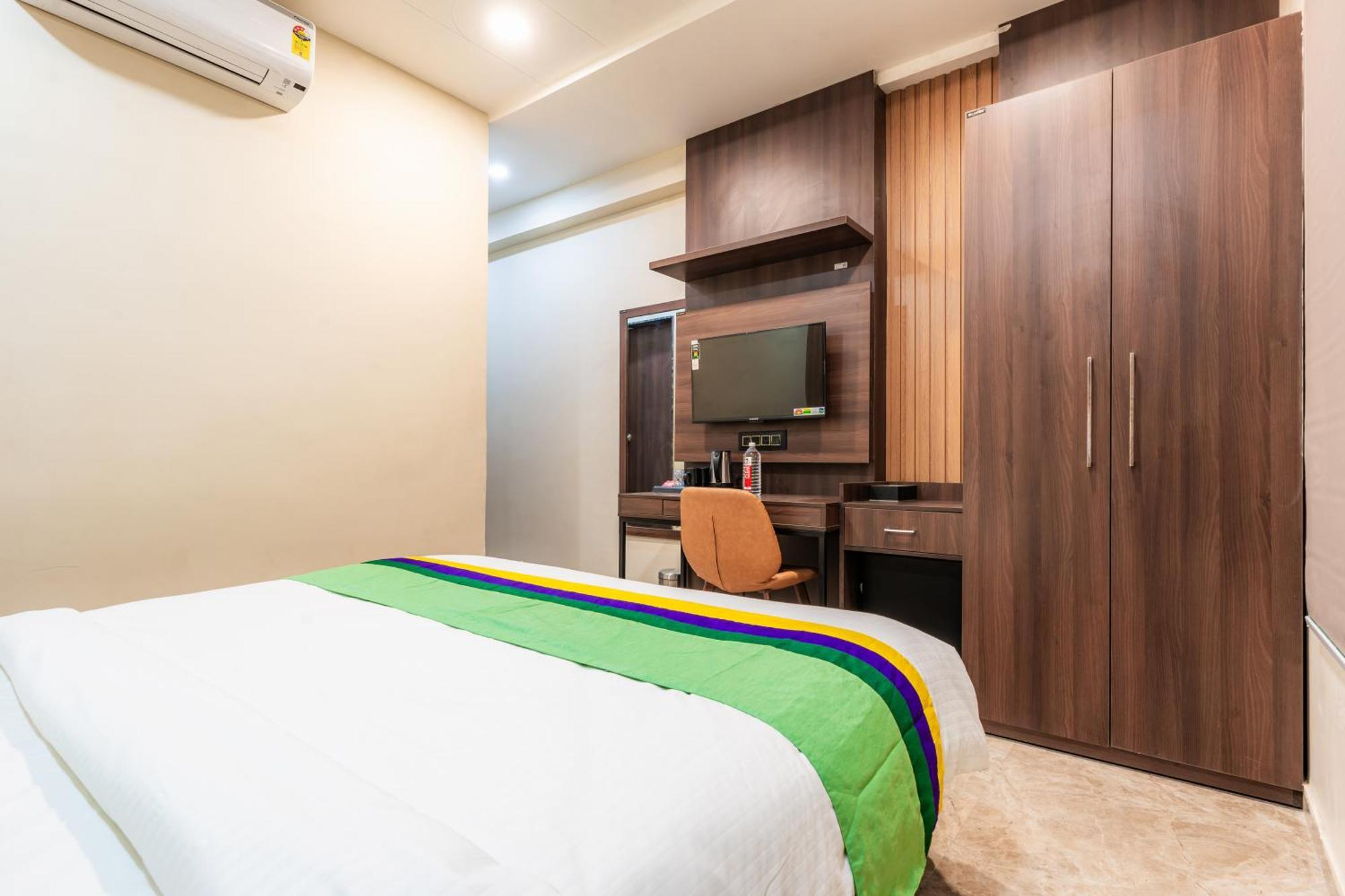 Treebo City Center Sakardara Exterior photo